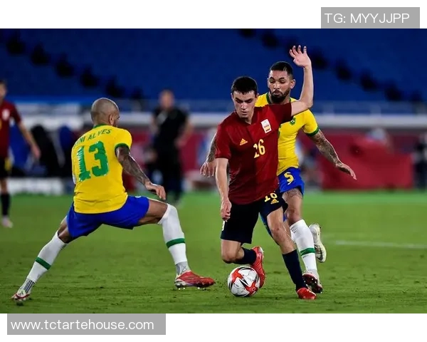 佩尔斯与科克本市的激烈对决揭示足球战术与团队合作的重要性