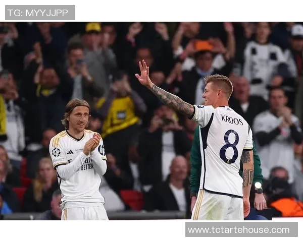 克罗斯：从天才少年到足球巨星的辉煌历程与传奇故事