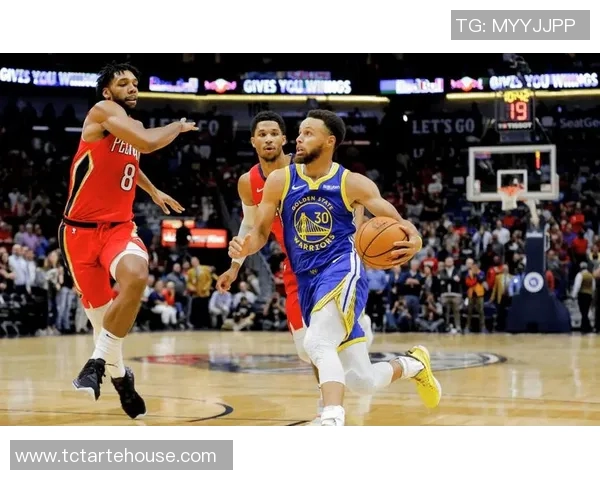 勇士与鹈鹕2015至2016赛季精彩对决回顾与分析